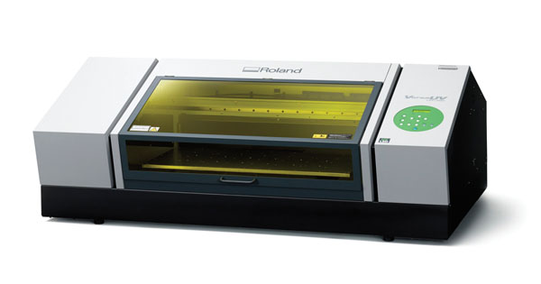 компактный планшетный УФ-принтер Roland VersaUV LEF-300