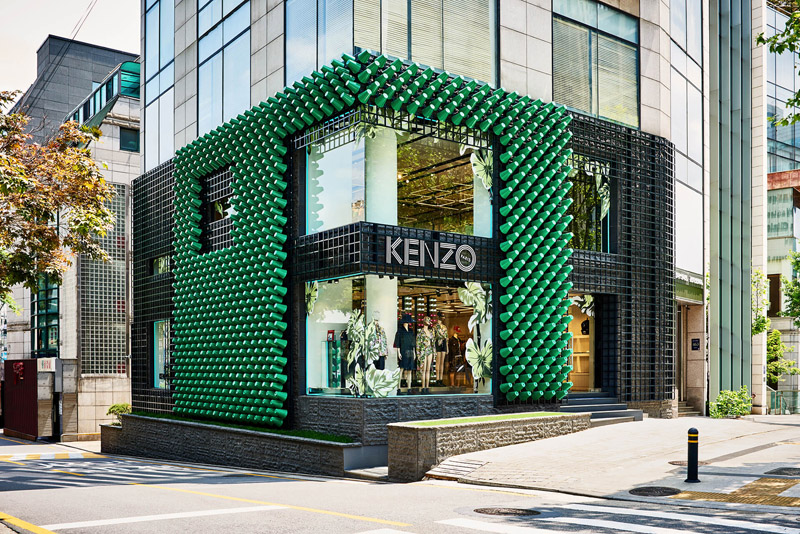 Kenzo представляет модный фасад, чтобы привлечь внимание покупателей в Сеуле