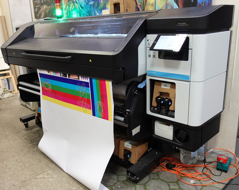 Латексный принтер HP Latex 800W с белой краской