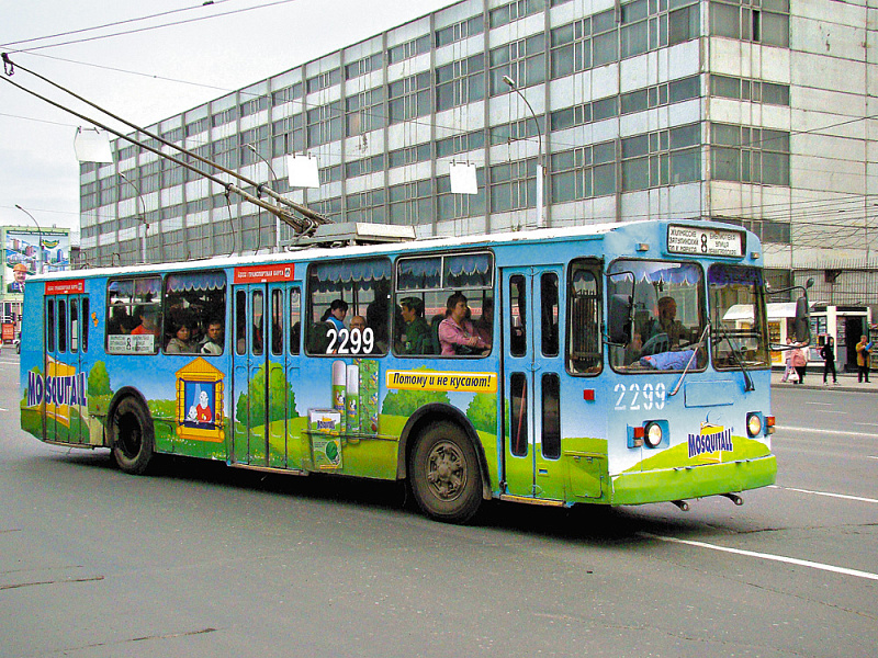 Реклама Mosquitall на общественном транспорте