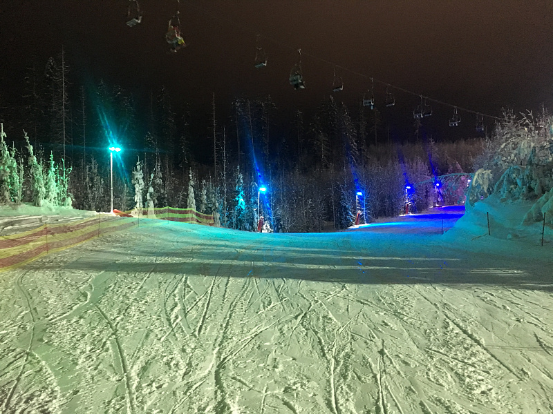 Подсветка горнолыжного склона курорта "Игора"