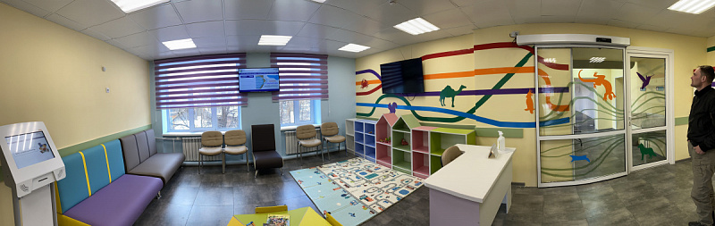 Оформление общественных зон и кабинетов врачей в Партизанской детской поликлинике