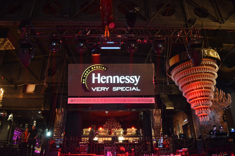Брендирование клубных мероприятий Hennessy