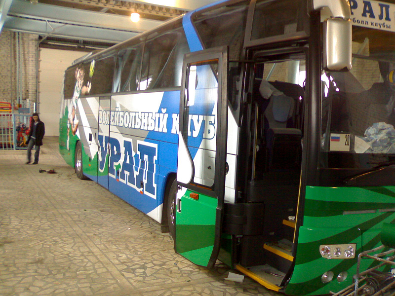 Оформление автобуса для волейбольного клуба